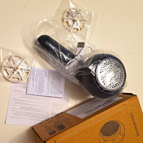 Electric lint remover fabric - remover,