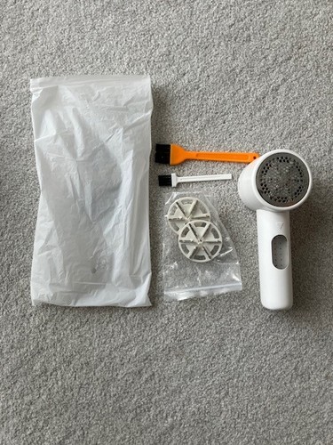 Rechargeable fabric shaver - fabric,
